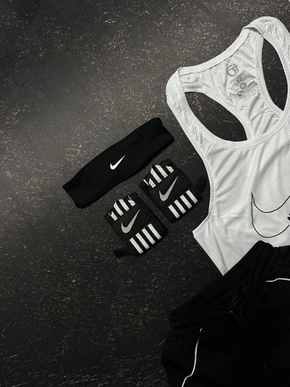 پکیج کد E1031 شامل رکابی + شلوارک + جوراب + هدبند + مچ بند با تم سفید مشکی🤍👌