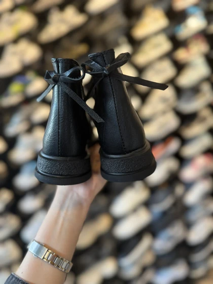 نیم بوت پشت پاپیون