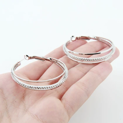 گوشواره زنانه مدل حلقه‌ای سه لاین