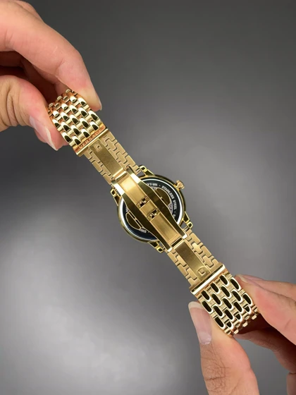 ساعت مچی ورساچه طلایی صفحه طرحدار سرمه ای Versace La Medusa