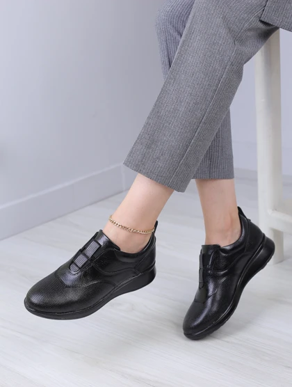 کفش پرسنلی زنانه کارنیک 050