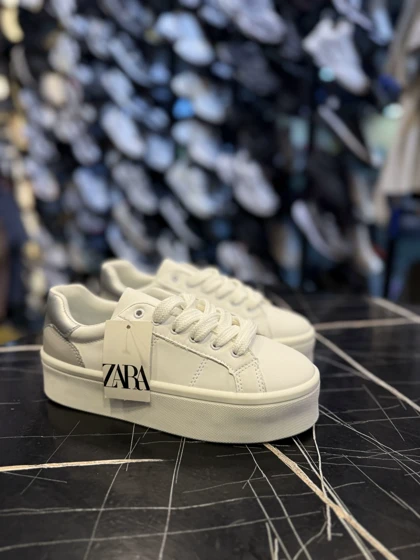 ونس دخترانه پشت نقره ای