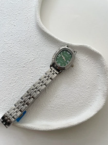 ساعت نایدو بیضی