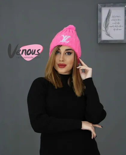 کلاه بافت LV پومدار