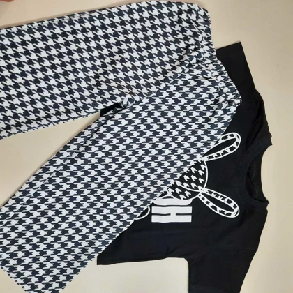 کراپ شلوارمشکی طرح خرگوش شطرنجی دخترانه