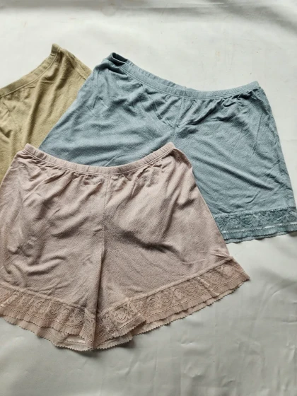 شورتک راحتی نخی لبه دانتل کد: 11892