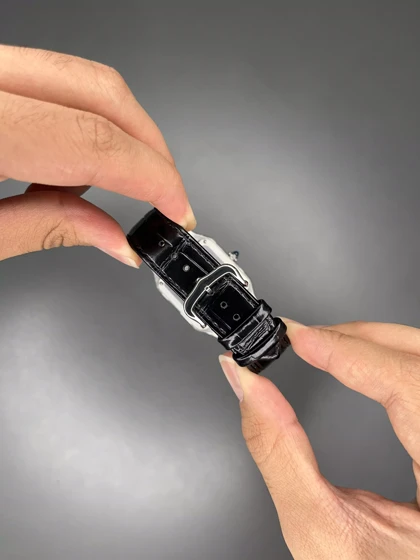 ساعت مچی کارتیه دومونت بند چرمی مشکی صفحه سفید Cartier