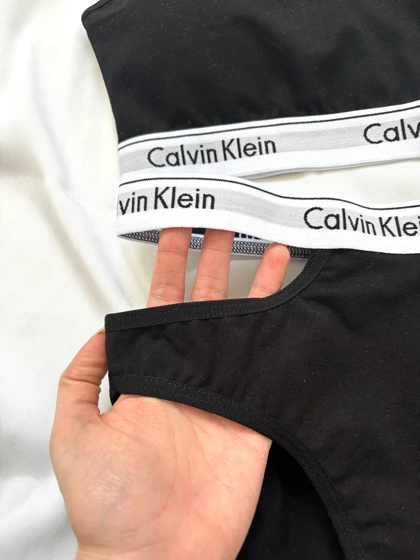 ست نیم‌تنه و شورت مدل بندی Ck