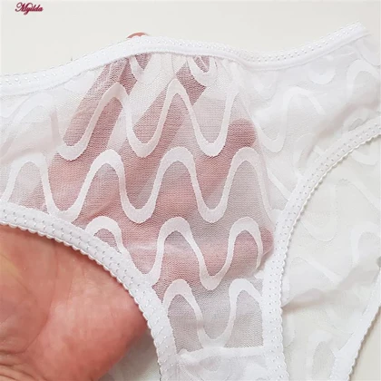 ست شورت و سوتین زنانه لنا مدل فنردار بند متحرک کاپ اسفنجی سفید کد 4959