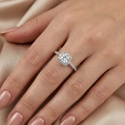 انگشتر زنانه ژوپینگ طرح تک‌نگین نقره‌ای با نگین درخشان