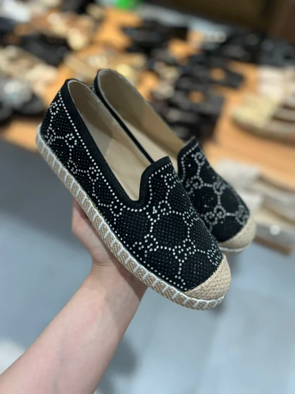 V4001 - ونس نگینی گوچی V4001