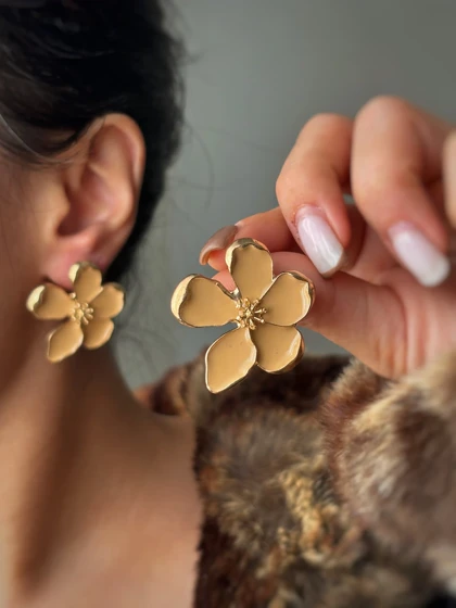 گوشواره گل مینا کاری طرح جدید