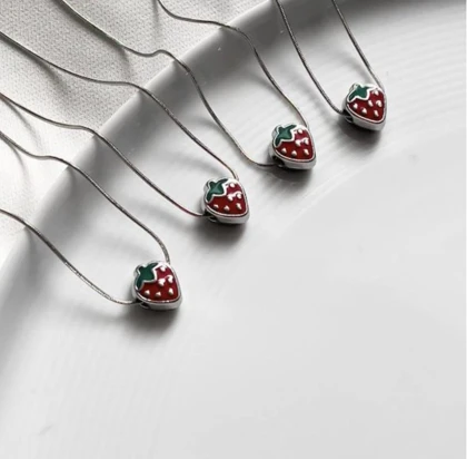 گردنبند توت فرنگی🍓