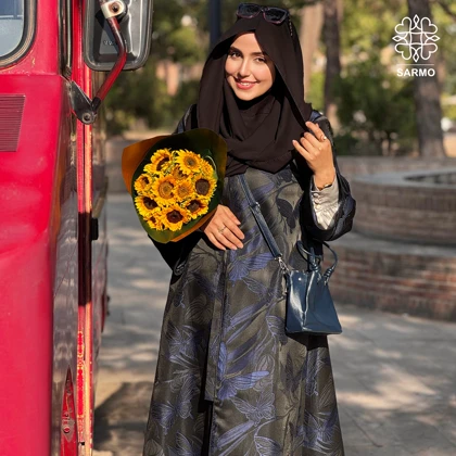 شال کلاه‌دار ضربدری مشکی
