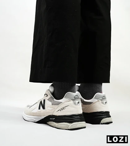 کفش کتانی طوسی مشکی کرم NEW BALANCE 990