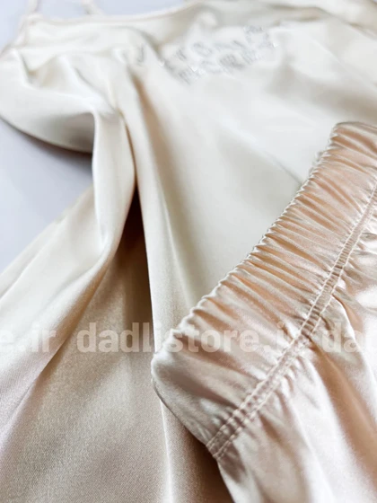 ست لباس خواب تاپ و شورتک نگین‌دار ویکتوریاسکرت