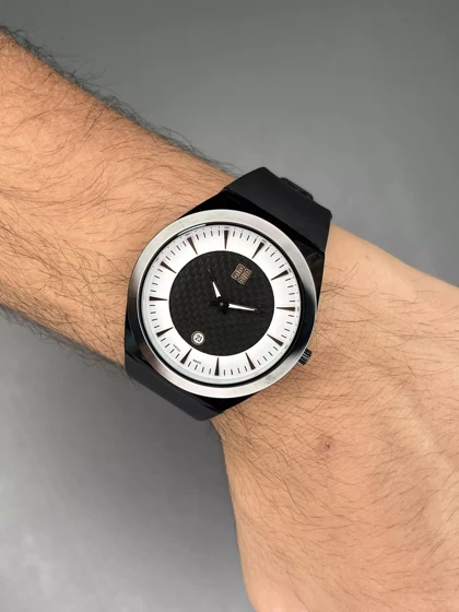 ساعت مچی جیوانچی بند رابر مشکی Givenchy