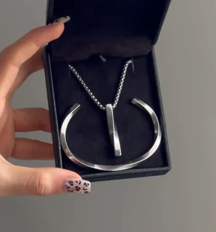 گردنبند و دستبند مردونه پیجی