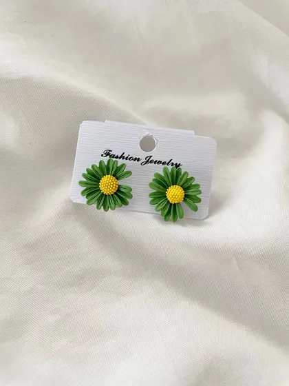 گوشواره بابونه