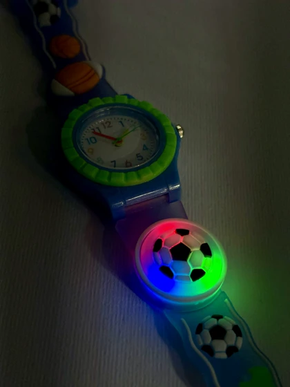 ساعت بچگانه چراغ دار