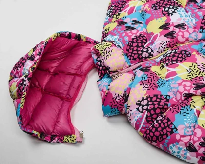 کاپشن طرح عشق دخترانه کلاهدار