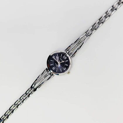 ساعت مچی زنانه مجلسی EHHE نگین‌دار با موتور کوارتز