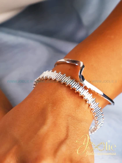 بنگل زنانه طرح موج کد B2127