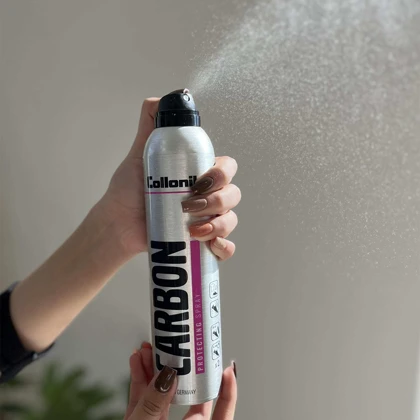 اسپری ضدآب و ضدلک کننده کفش کلنیل 300 میلی‌لیتری Collonil Carbon Protect Spray با فناوری کربن