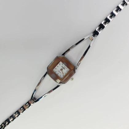 ساعت مچی زنانه مجلسی EHHE نگین‌دار با موتور کوارتز