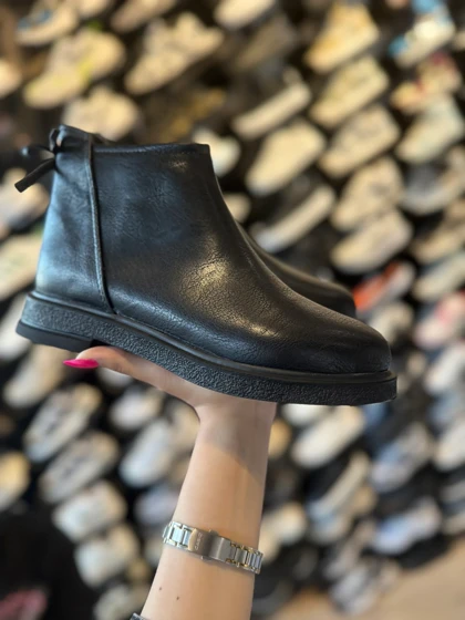 نیم بوت پشت پاپیون