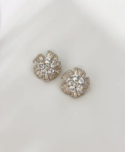 گوشواره مجلسی مدل گل زنانه 879