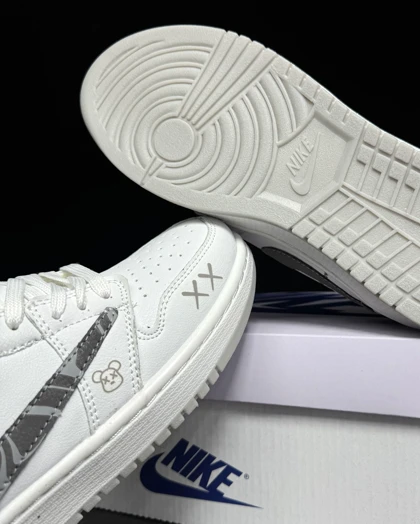 کتانی جردن تراویس نورث فیس