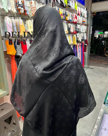 روسری مشکی نخ ابریشم مارک