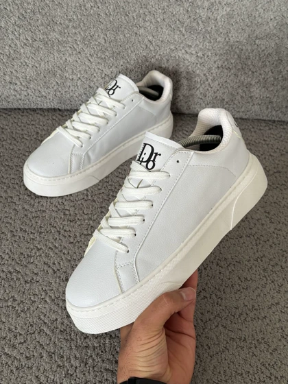 ونس DIOR