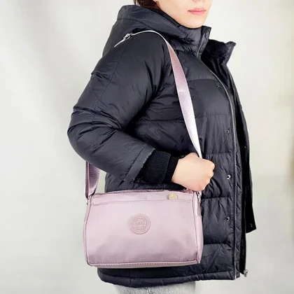 کیف برزنتی دوشی زنانه ساینا