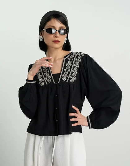 پیش گلدوزی دکمه دار