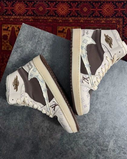 کتانی ساق‌دار لویی ویتون