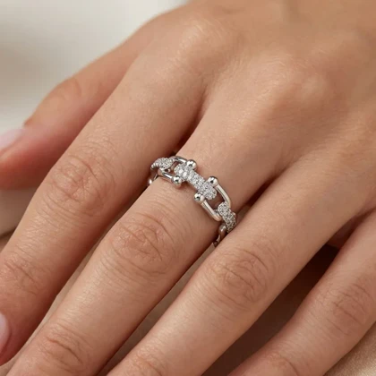 انگشتر زنانه مدل لینکا پیور طرح طلا با نگین درخشان