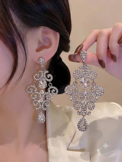 گوشواره جواهری نگین‌دار عروس آویزی تصویر دوم