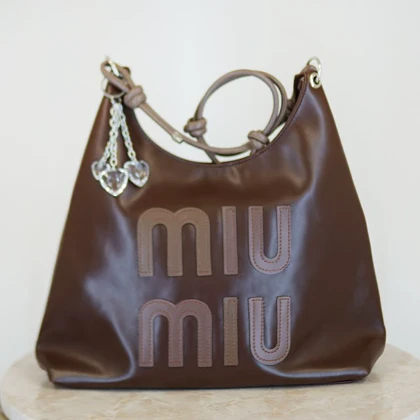 کیف دوشی MIU MIU دخترانه با آویز فانتزی