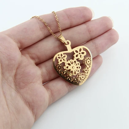 گردنبند زنانه مدل قلب گل