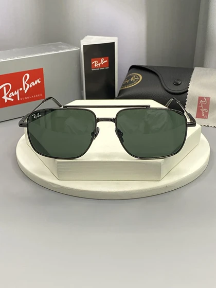 عینک آفتابی ری‌بن RB8096 کلاسیک رنگ مشکی شیشه UV400 و ظاهر خاص