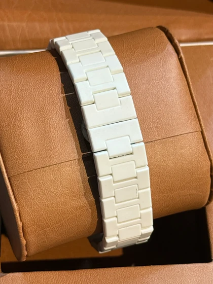 ساعت اسپرت طرح دیاموند سفید