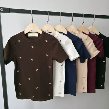 بلیز یقه گرد گلدوزی پاپیون