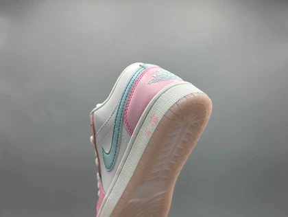 کتانی جردن1 لو پرینت پا صورتی های/ Nike AJ1 low