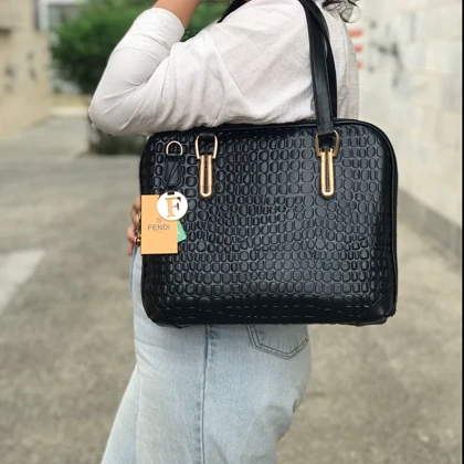 کیف زنانه فندی Fendi لوبیایی کد 1086 وارداتی