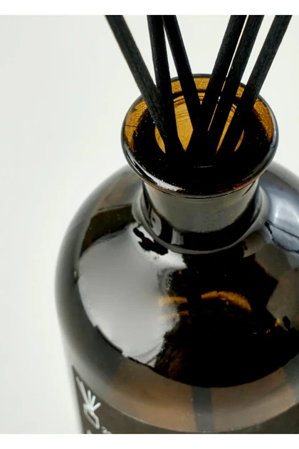 ست رایحه Bella Maison مدل Black Oud موم سویا - مشکی