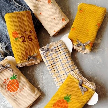 شورت زنانه کبریتی وارداتی طرح آناناس