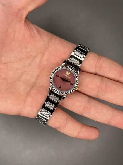 ساعت مچی ورساچه دورحکاکی بند سیلور صفحه قرمز Versace