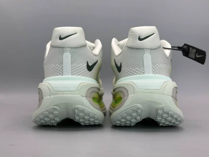کتانی نایکی ایر زوم وومرو پریمیوم سفید فسفری/Nike
